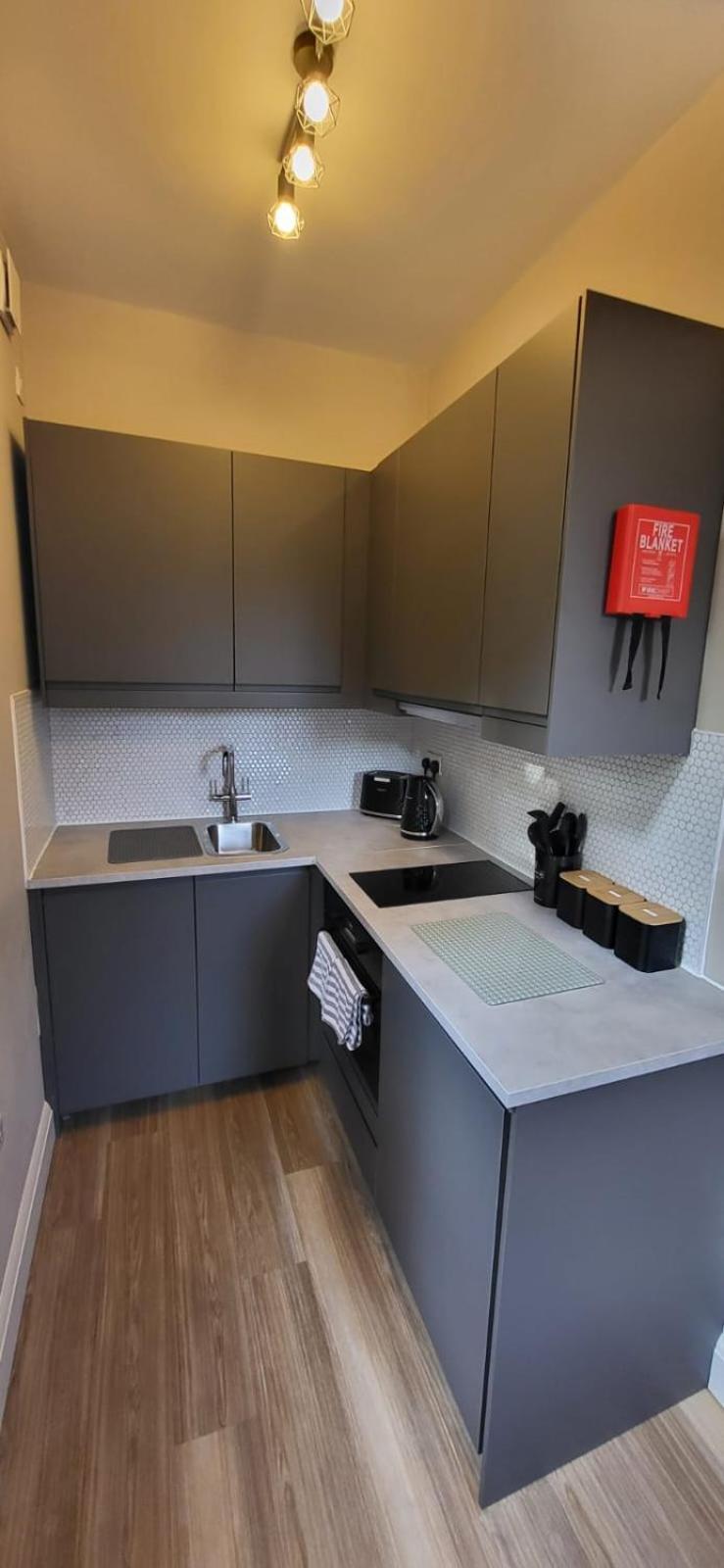 Sands House - Luxury Modern Studios With Secure Parking In Epsom, Surrey ห้อง รูปภาพ
