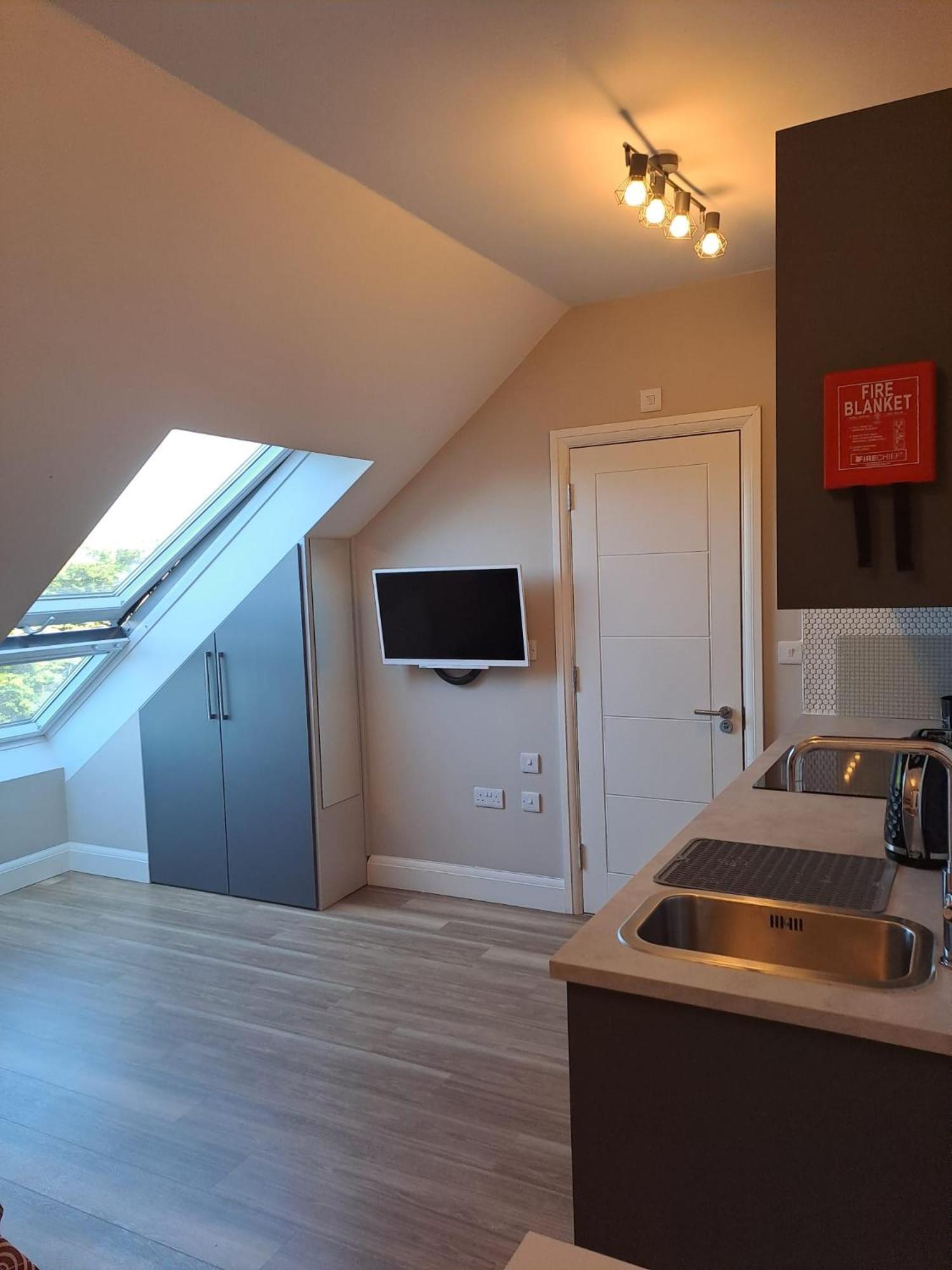 Sands House - Luxury Modern Studios With Secure Parking In Epsom, Surrey ห้อง รูปภาพ